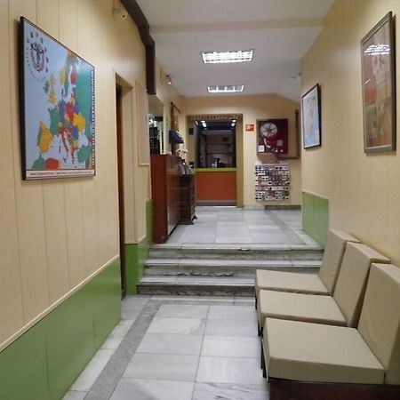 Nuria Hostal Madrid Eksteriør billede