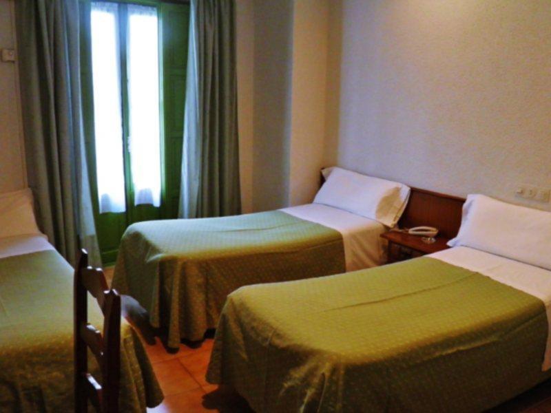 Nuria Hostal Madrid Eksteriør billede
