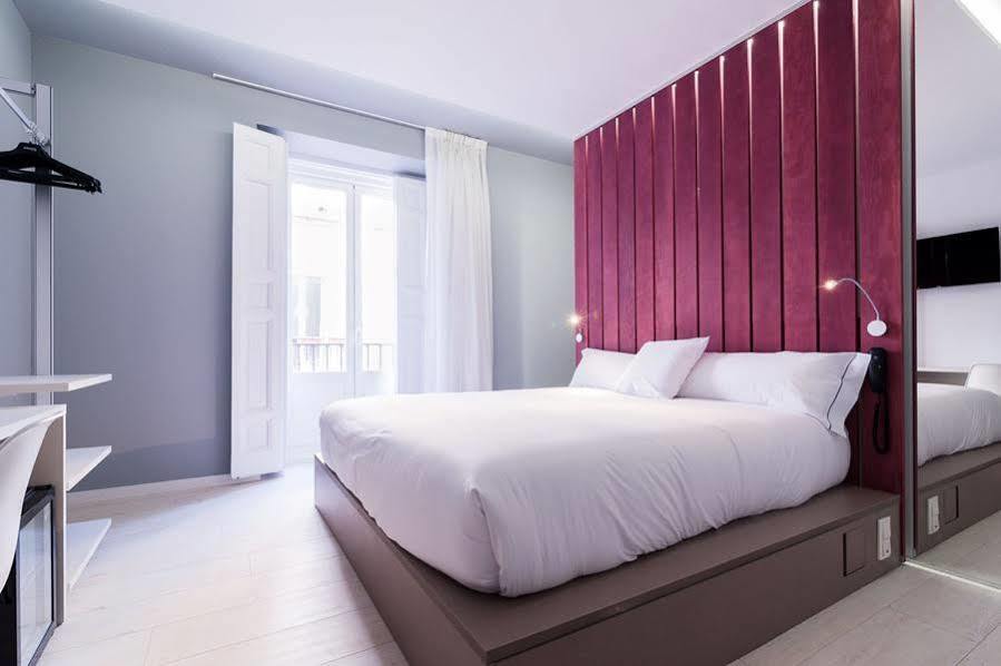 Nuria Hostal Madrid Eksteriør billede